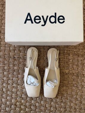 Aeyde Liya Cream Square-Toe Slingback Leather Flats